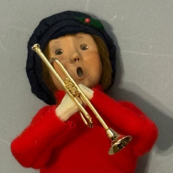 Vintage Byers Choice Carolers Christmas Figurine Chalfont Boy Band Trumpet Bugle - Picture 2 of 4